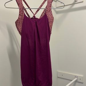 Lululemon athletica top with bra.